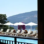 Happy Hotel
