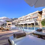 Happy Hotel