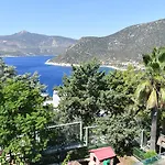 Happy Hotel 3*