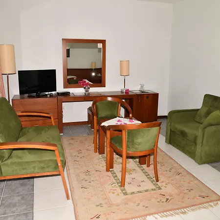 Happy Hotel 3*