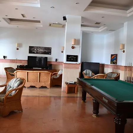 Happy Hotel