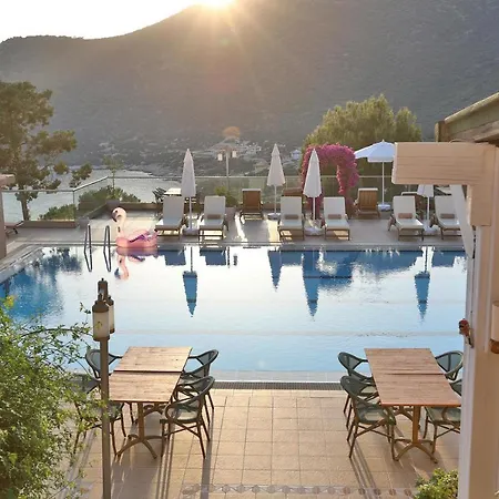 Happy Hotel 3*