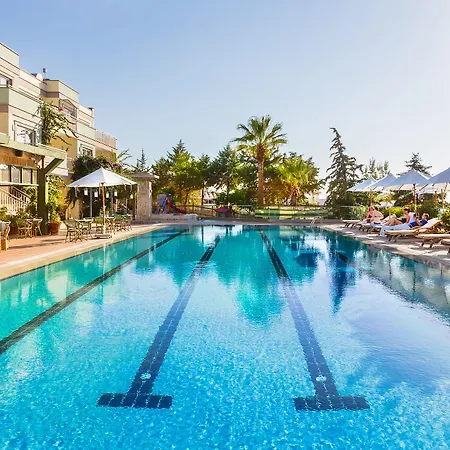 Happy Hotel 3*