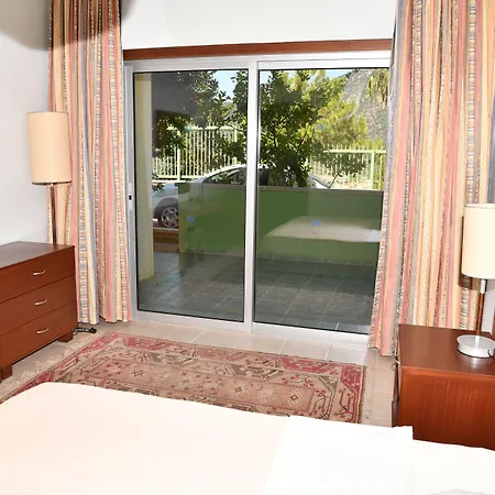 Happy Hotel