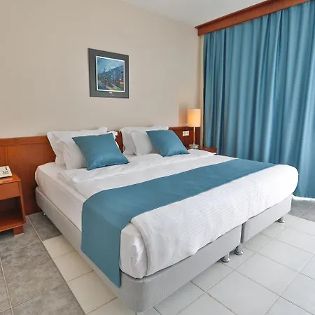 Happy Hotel